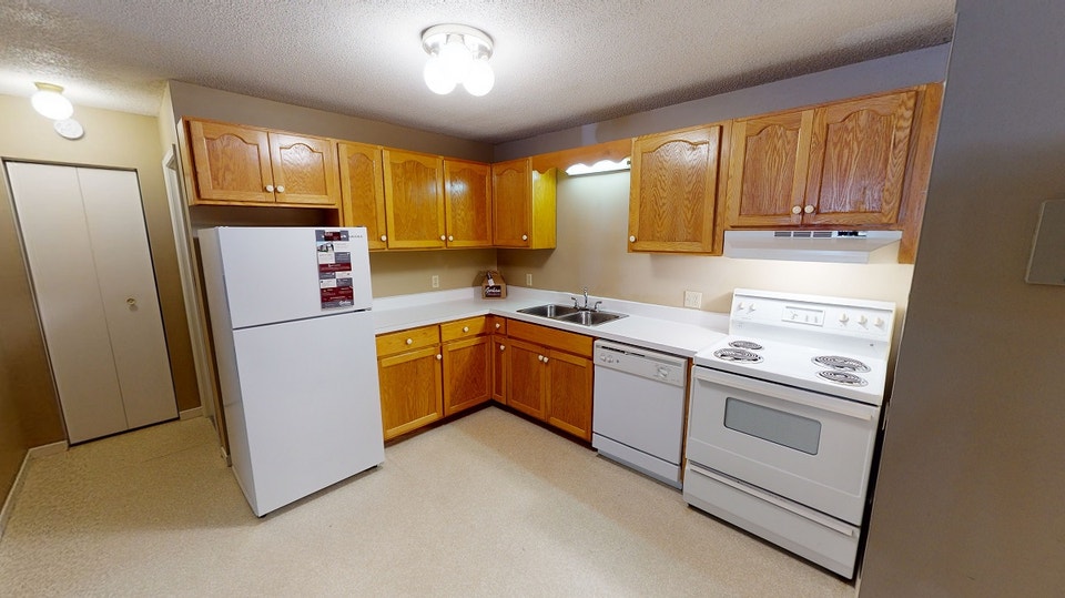 JANUARY 1ST- 1 BEDROOM  - CLOSE TO CAMPUS- PARKING 3