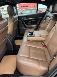 2013 Lincoln MKS AWD | One Owner | No Reported Accidents | Leather | Heated & Cooled Seats | Sunroof... (image 9)