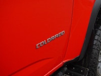 2019 Chevrolet Colorado ZR2 2.8L Duramax Built for drivers who crave rugged capability wrapped in a... (image 6)