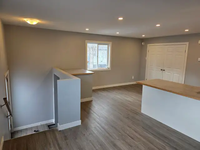 Beautiful Modern 3 Bed 4plex in Blackfalds, Small Pet Friendly!