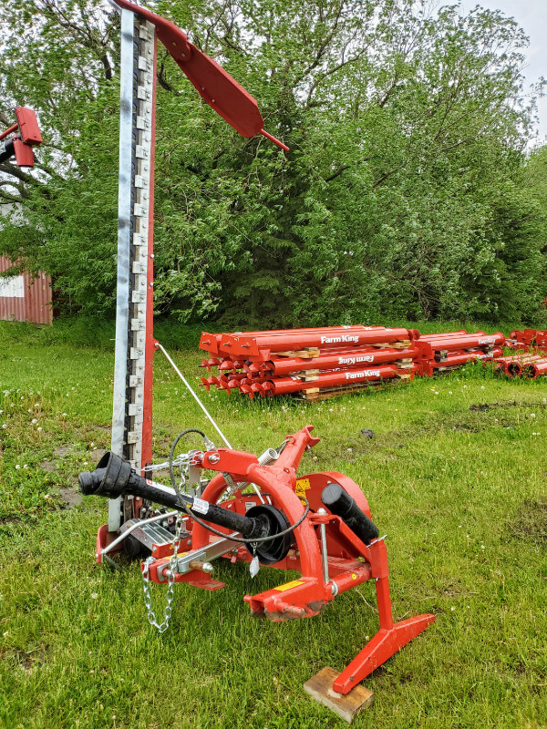 Farm King 9’ Sickle Bar Mower (RSB9HFK) in Farming Equipment in St. Albert - Image 4