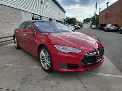 TRADED IN AT TESLA CANADA!! 290,000KM'S!! BEAUTIFUL SUNSET RED PEARL ON RARE WHITE LEATHER INTERIOR!...