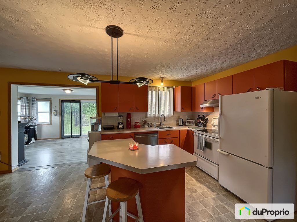 $300,000 - Bungalow for sale in Val-des-Sources — photo 2