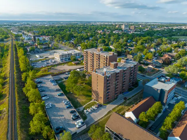 122 Bronte St - One Bedroom Apartment for Rent in Long Term Rentals in Oakville / Halton Region - Image 3