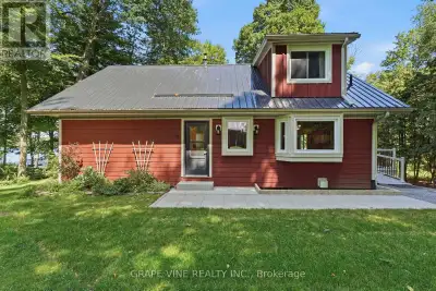 Set on the shores of Lake Ontario in Smith Bay, 68 Goodman Crescent is a thoughtfully updated 1 1/2-...
