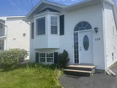 Melrose ~ 3 Bedroom Home in family friendly neighbourhood!