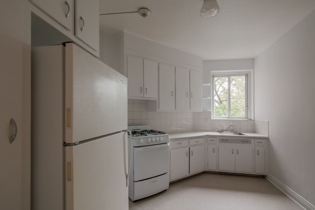 3500 Ridgewood Avenue — photo 1