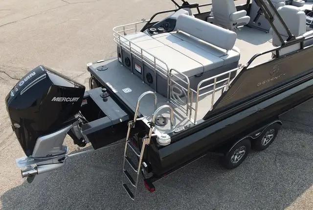 2024 Regency 230 LE3 Sport With 250L Tritoon Pontoon Boat in Powerboats & Motorboats in Vernon - Image 9