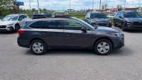 Nouvel Arrivage! La Subaru Outback 2.5i 2019 est un véhicule polyvalent qui combine le confort d’une... (image 3)
