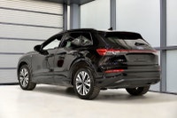 Traction intégrale Audi quattro / Black optics / Groupe premium / 100% électrique / Roues 19 pouce /... (image 6)