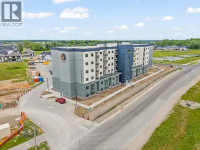 BEAUTIFUL DEVELOPMENT IN MILLION DOLLAR PLUS COMMUNITY. WALKING DISTANCE TO SHOPPING, RESTAURANTS, S...