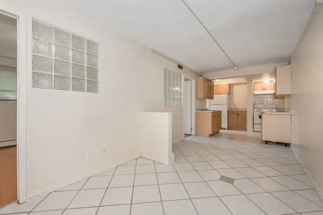Furnished Student Rooms Available Steps From Laurier! in Room Rentals & Roommates in Kitchener / Waterloo - Image 12