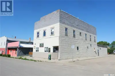 Located in the Town of Mossbank in a great location on the corner on the busy Main Street. This bar...