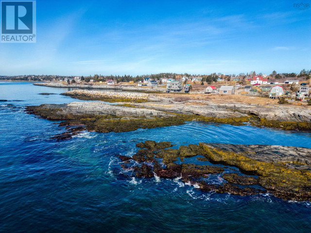 38 The Lane Blue Rocks, Nova Scotia in Houses for Sale in Bridgewater - Image 2