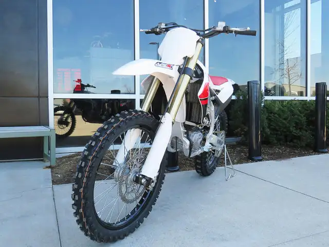 2026 Yamaha YZ450F 70th Anniversary in Dirt Bikes & Motocross in Cambridge - Image 5
