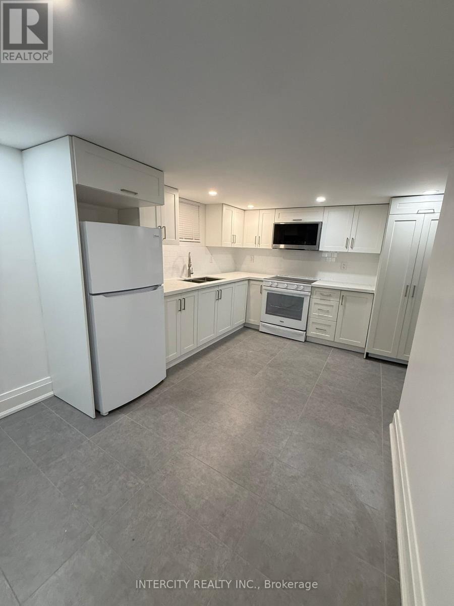 BASEMENT - 380 CLINTON STREET Toronto (Annex), Ontario 2