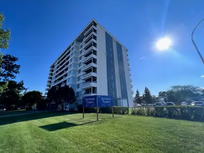 This beautifully renovated East facing suite looks over the Southland Mall. This unit comes with fri...