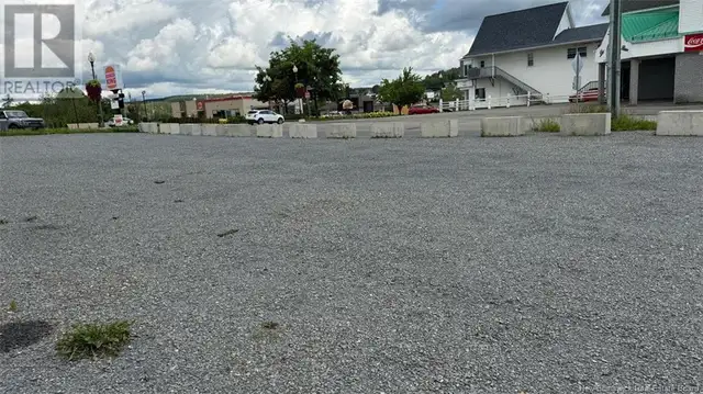 123 Broadway Boulevard Grand-Sault/Grand Falls, New Brunswick in Land for Sale in Edmundston - Image 5