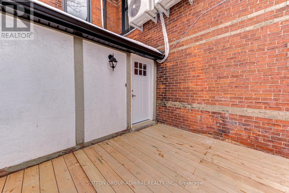 3 - 167 COLLIER STREET Barrie (North Shore), Ontario 3