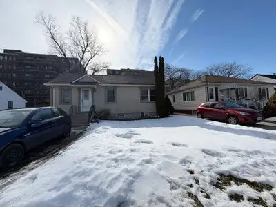 For Lease – Spacious 3 Bedroom Upper Unit in Oakville