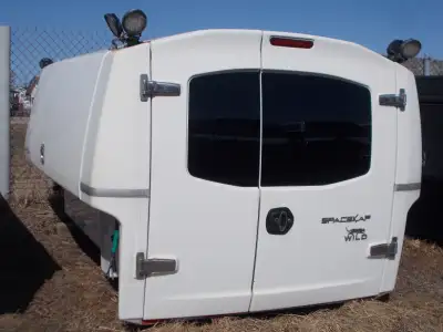 135-0208 ALBERTA TRAILERS & TRUCK CANOPIES 4004 42nd Ave. Innisfail, AB T4G 1P6