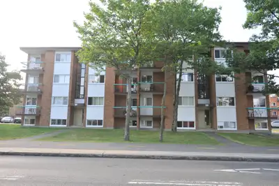 * 5 1/2 * Photos intérieur d'un logement modèle à titre indicatif. Visiter pour mieux apprécier Prix...