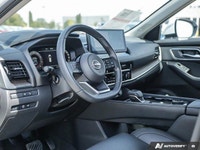 AWD, 10 Speakers, Apple CarPlay/Android Auto, Auto-dimming Rear-View mirror, Emergency communication... (image 8)