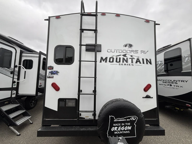 2026 OUTDOORS RV CREEK SIDE 17CE in Travel Trailers & Campers in Kelowna - Image 7