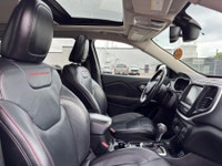 2015 JEEP CHEROKEE TRAILHAWK 4X4 ONLY 138,993KM FULLY LOADED SUPER CLEAN ONLY $265.50 BI WEEKLY WITH... (image 9)