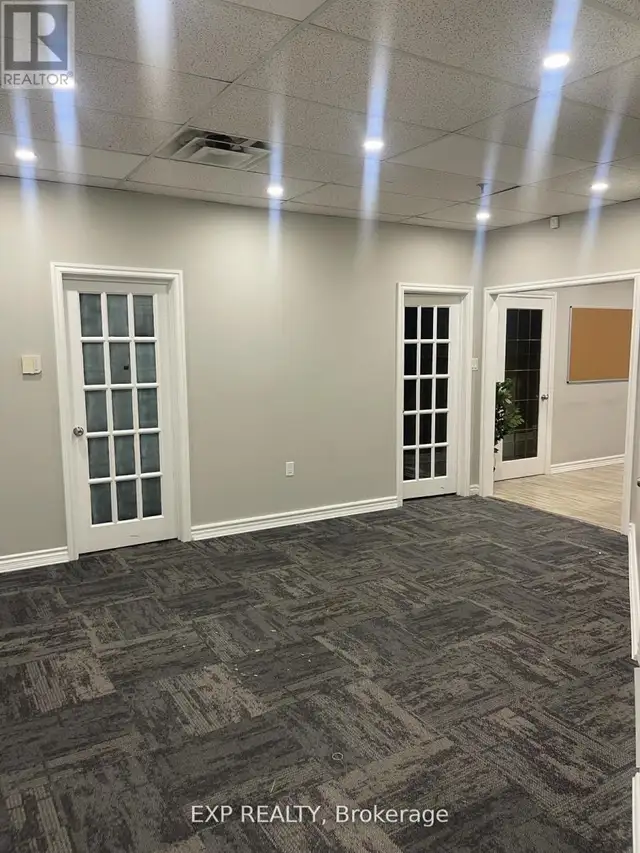 17 - 4370 STEELES AVENUE Vaughan (Steeles West Industrial), Onta in Commercial & Office Space for Rent in Markham / York Region - Image 4