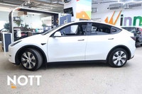 Basic Info: Body: SUV Mileage: 70,246 kms Interior: All Black Exterior: White Mechanical: Battery: L... (image 1)