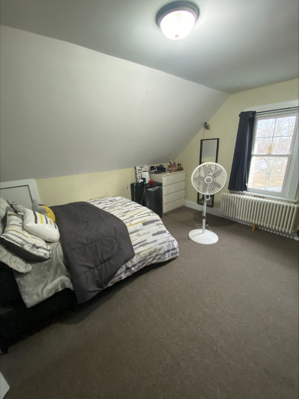 Attention Queens Students 6BR/3Bath on Albert St May 1 $5070+ in Long Term Rentals in Kingston - Image 2