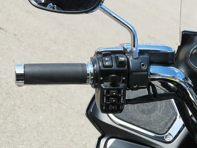 2011 Kawasaki Vulcan 1700 Voyager in Sport Touring in Cambridge - Image 13