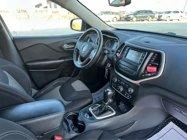 2017 Jeep Cherokee in Cars & Trucks in Winnipeg - Image 18