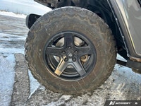 The advertised vehicle price is based on a promotional finance offer. Customers who purchase the veh... (image 8)