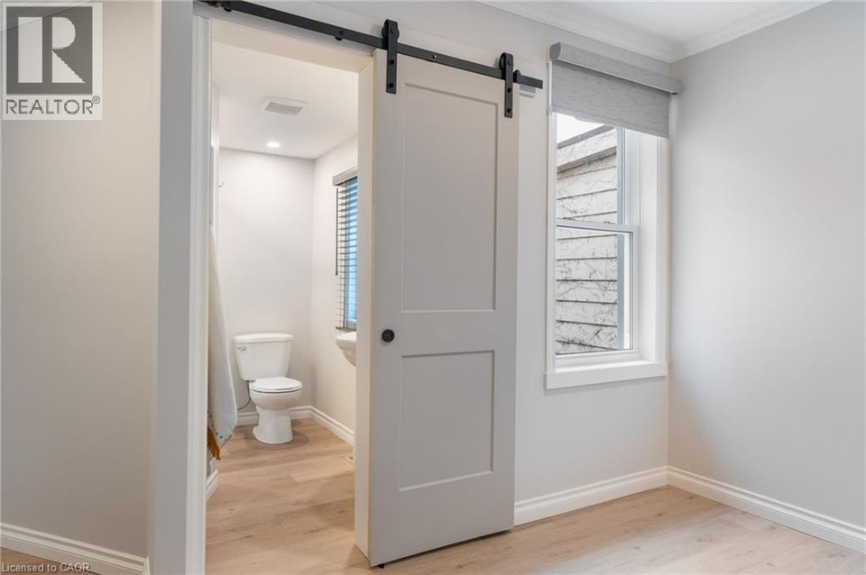 345 MACNAB Street N Unit# upper Hamilton, Ontario 4