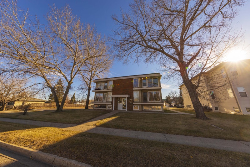 *Alberta Side 1 Bedroom Apartment* Long Term Rentals Lloydminster
