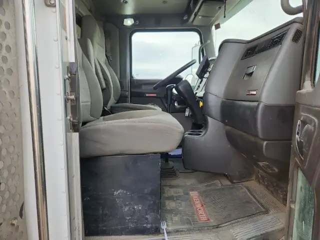 2008 Kenworth T800 in Heavy Trucks in St. Albert - Image 28