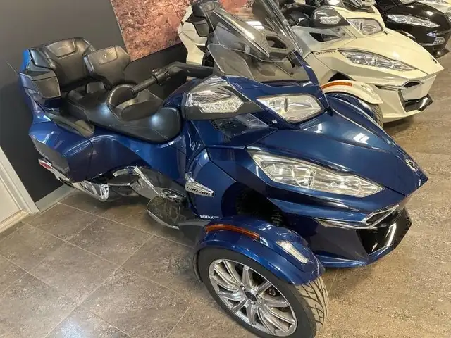 2016 Can-Am SPYDER RT LTD (SE6) BLEU ORB in Sport Touring in Lanaudière - Image 2