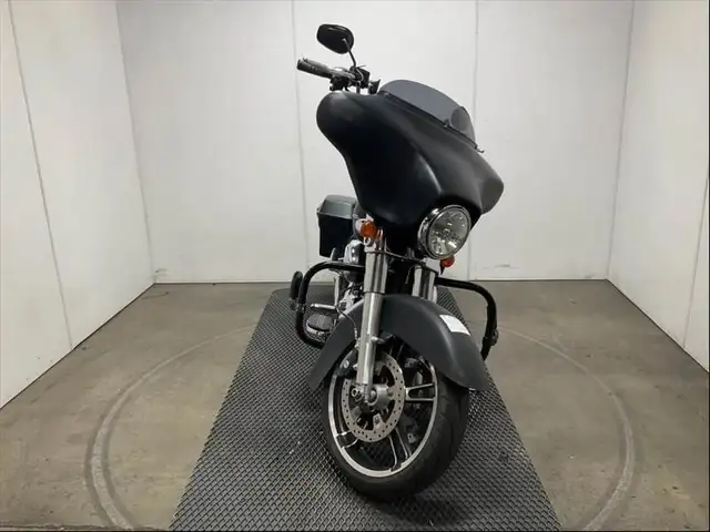 2013 harley-davidson Flhxi Street Glide Motorcycle in Cargo & Utility Trailers in Richmond - Image 3