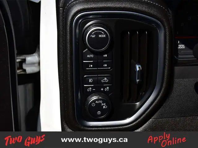 2022 Chevrolet Silverado 1500 2LT Trail Boss Z71 | 5.3L Crew | L in Cars & Trucks in St. Catharines - Image 22