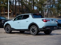 2025 Hyundai Santa Cruz Preferred AWD Only 14,935 km! Overview Why wait for a brand new truck when y... (image 1)