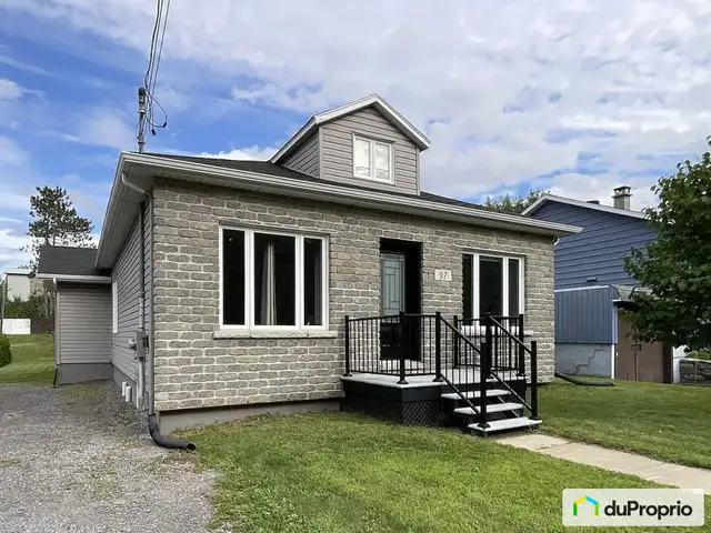 $389,000 - 1 1/2 Storey in Trois-Rivières (Cap-De-La-Madeleine) in Houses for Sale in Trois-Rivières - Image 2