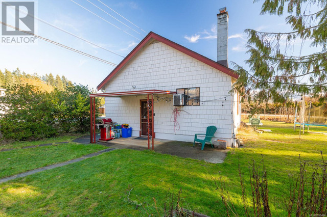 5610 Chapman Rd Port Alberni, British Columbia in Houses for Sale in Port Alberni - Image 2