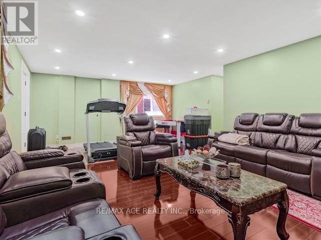 BSMT - 149 NELSON STREET Toronto (Woburn), Ontario 3