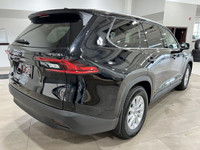 ADAPTIVE CRUISE CONTROL, HEATED FRONT SEATS, POWER LIFTGATE, BLIND SPOT MONITOR, LANE KEEPING ASSIST... (image 7)