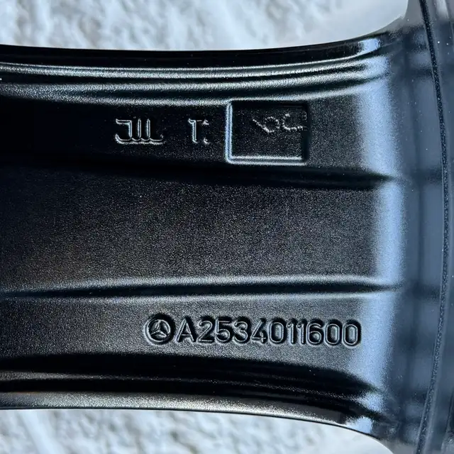 (80%) 4x MB GLC 43 AMG 19" OEM RunFlat Winter Wheels Package in Tires & Rims in City of Toronto - Image 7