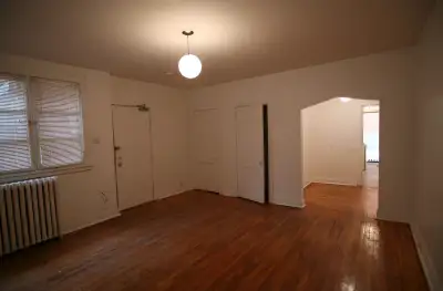 Central large one bedroom apartment