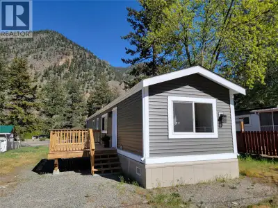 Welcome to 55+ Olalla Mobile Home Park! 2 bedroom 1 bathroom home that has been extensively renovate...