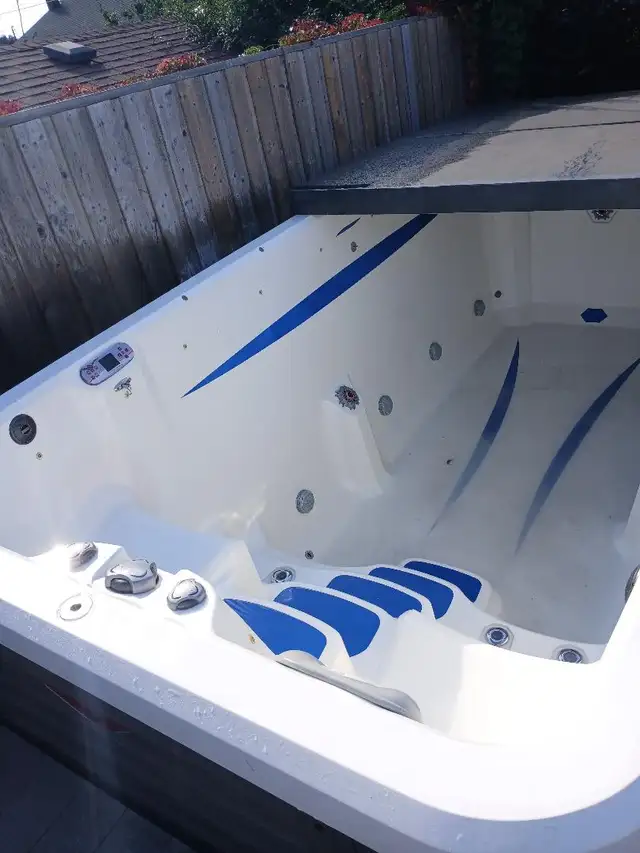 Premium Fiberglass & Gelcoat Repairs – Booking Now for the 2026 in Other in St. Catharines - Image 4